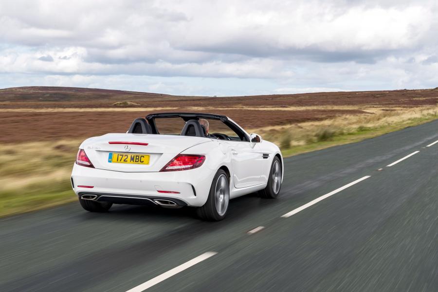  Mercedes-Benz SLC180 AMG Line (R172) 2016 года  (UK) (фото 35 из 40)